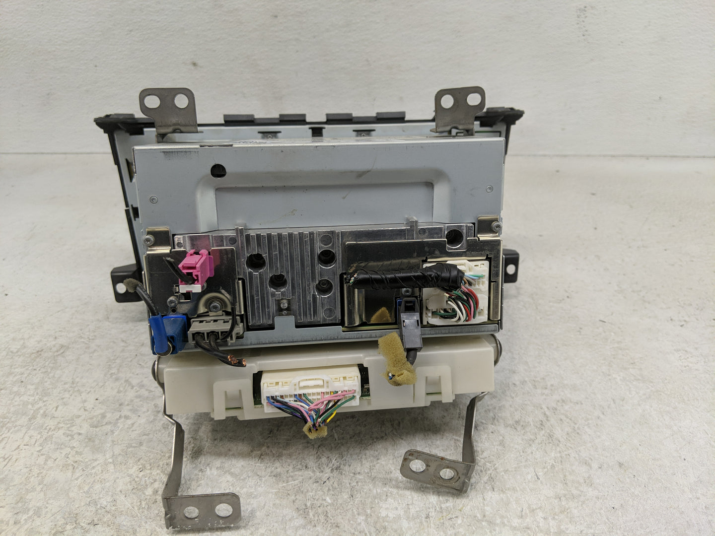 2013-2014 Nissan Altima Radio AM FM Cd Player Receiver Replacement P/N:259153TA1A Fits Fits 2013 2014 OEM Used Auto Parts - 