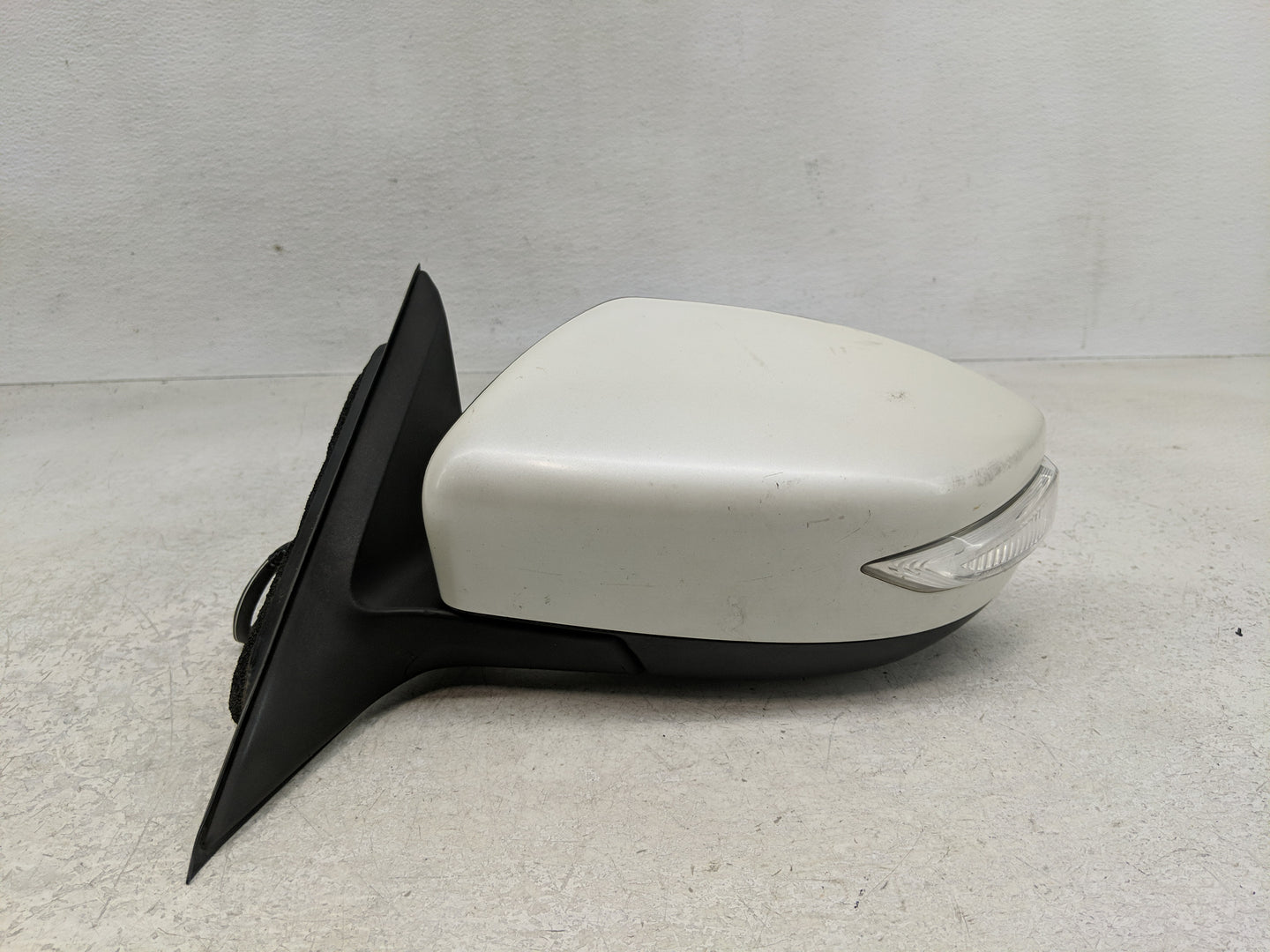 2013-2018 Nissan Altima Driver Side View Mirror - Left Door Mirror OEM Used - Oemusedautoparts1.com