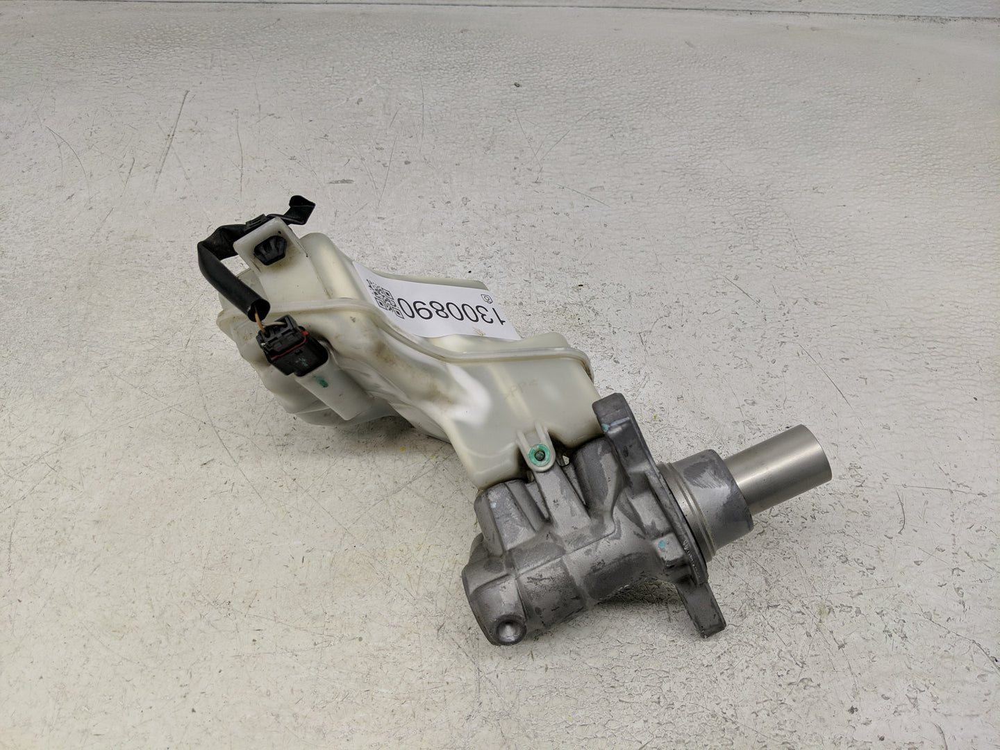 2013-2018 Nissan Altima Brake Master Cylinder 1300890 - Oemusedautoparts1.com