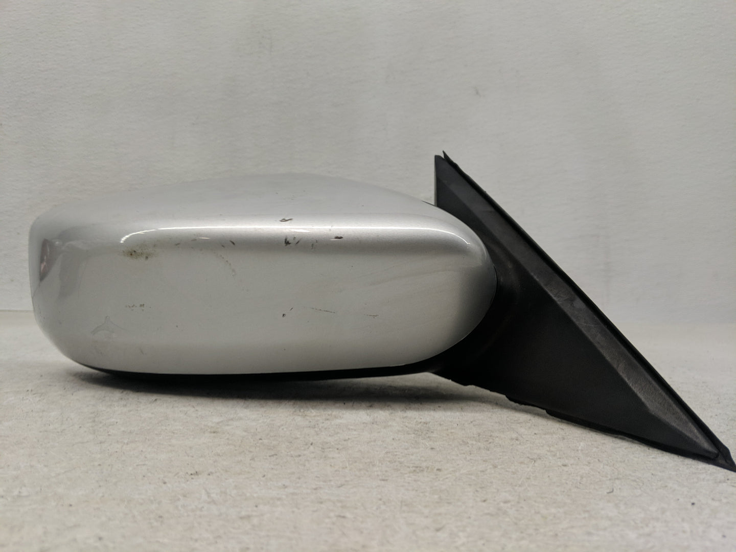 2013-2018 Nissan Altima Passenger Side View Mirror - Right Door Mirror OEM Used - Oemusedautoparts1.com