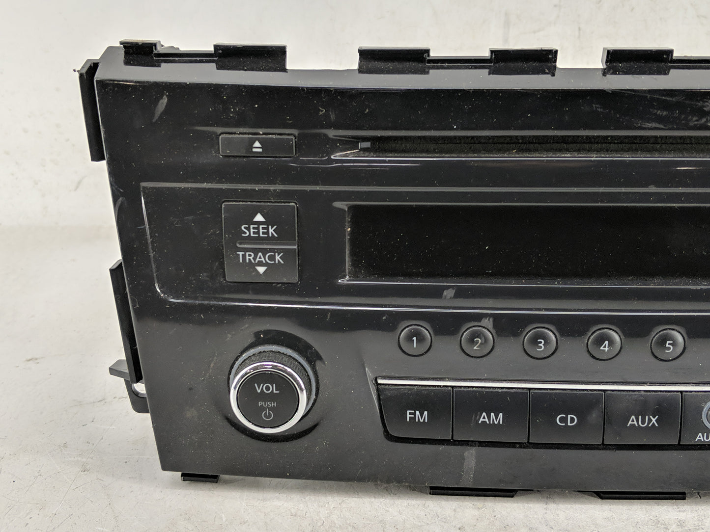 2013-2015 Nissan Altima Radio AM FM Cd Player Receiver Replacement P/N:28185 3TA0G Fits Fits 2013 2014 2015 OEM Used Auto Pa