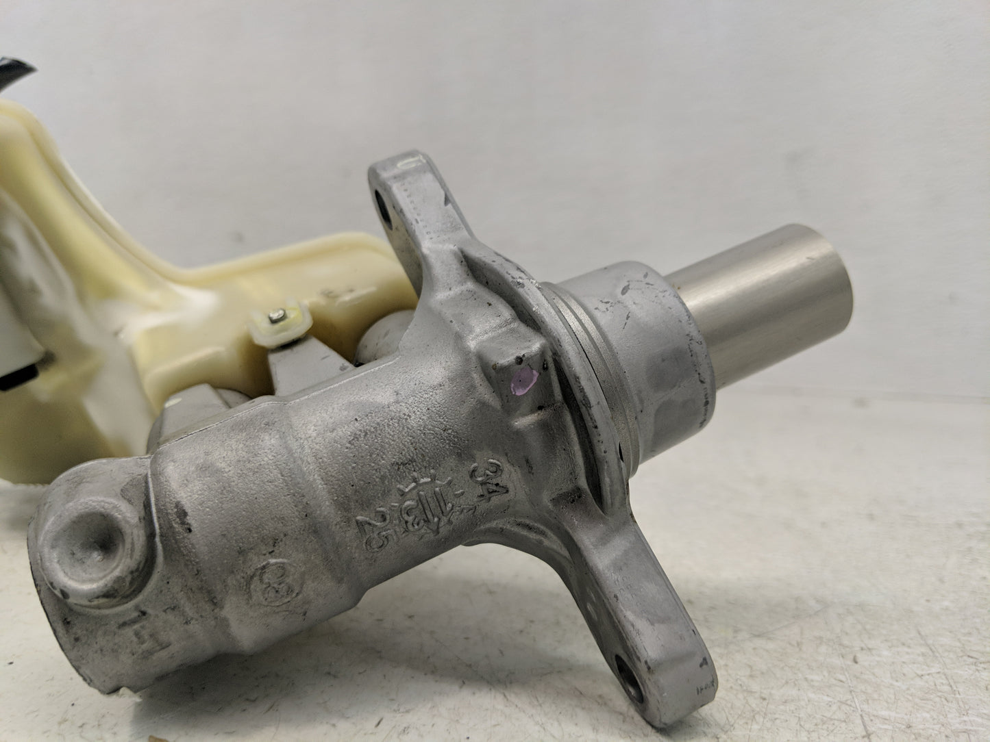 2013-2018 Nissan Altima Brake Master Cylinder 1312477 - Oemusedautoparts1.com