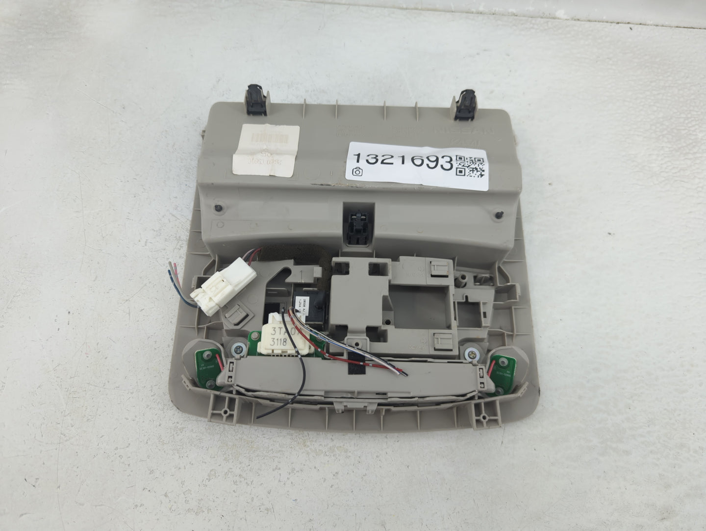 2013 Nissan Altima Overhead Roof Console - Oemusedautoparts1.com