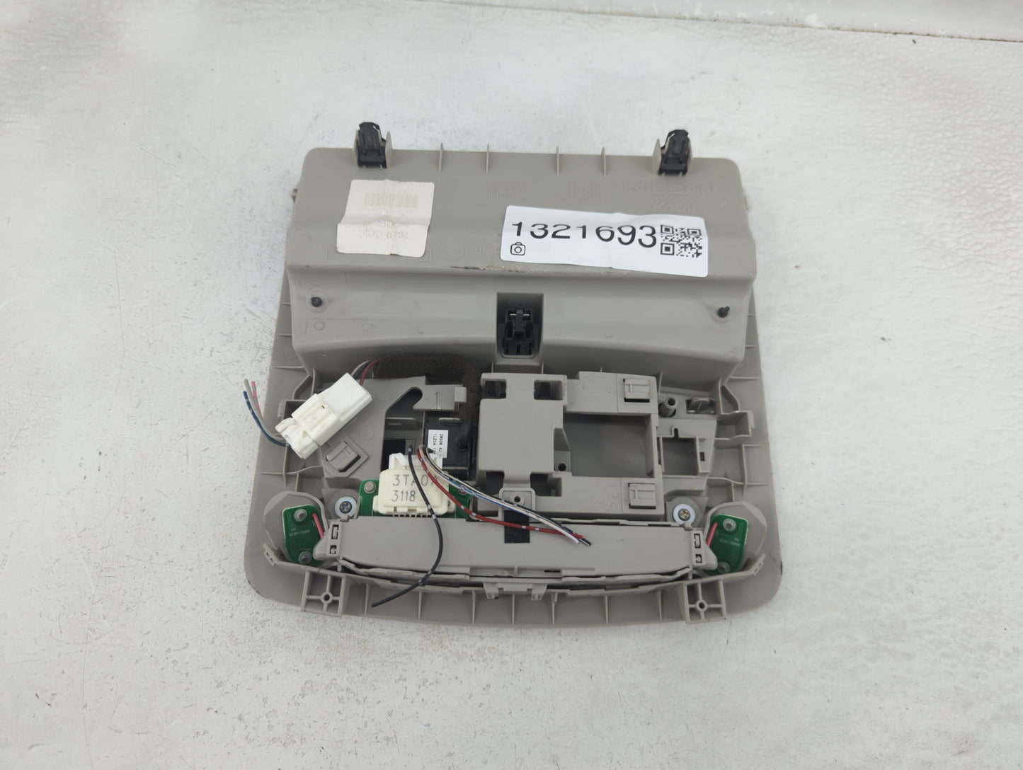 2013 Nissan Altima Overhead Roof Console - Oemusedautoparts1.com