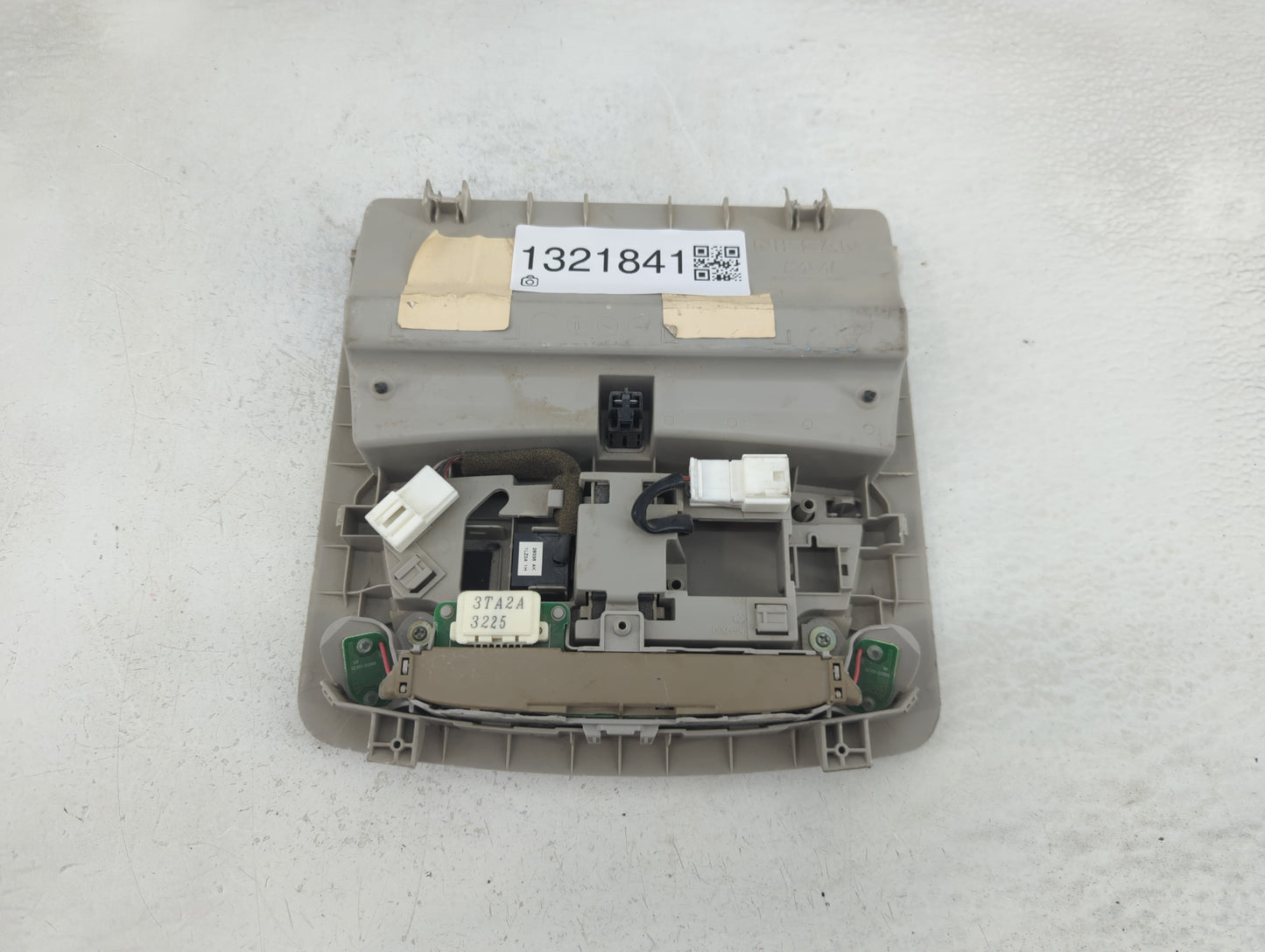 2013 Nissan Altima Overhead Roof Console - Oemusedautoparts1.com