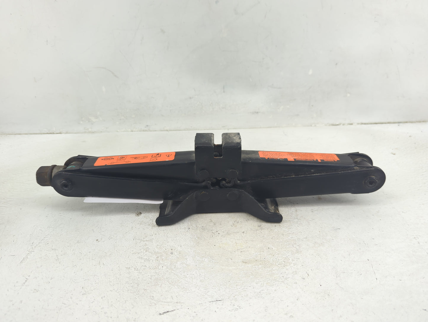 2013 Nissan Altima Spare Scissor Car Jack 1390205 - Oemusedautoparts1.com