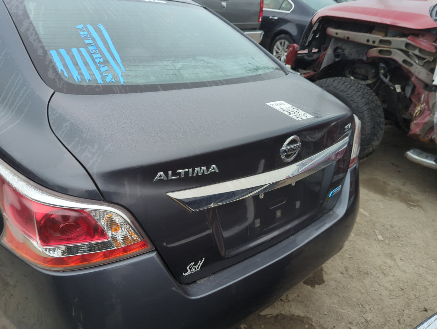 2013-2015 Nissan Altima Trunk/decklid/hatch/tailgate Oem 1398366 - Oemusedautoparts1.com