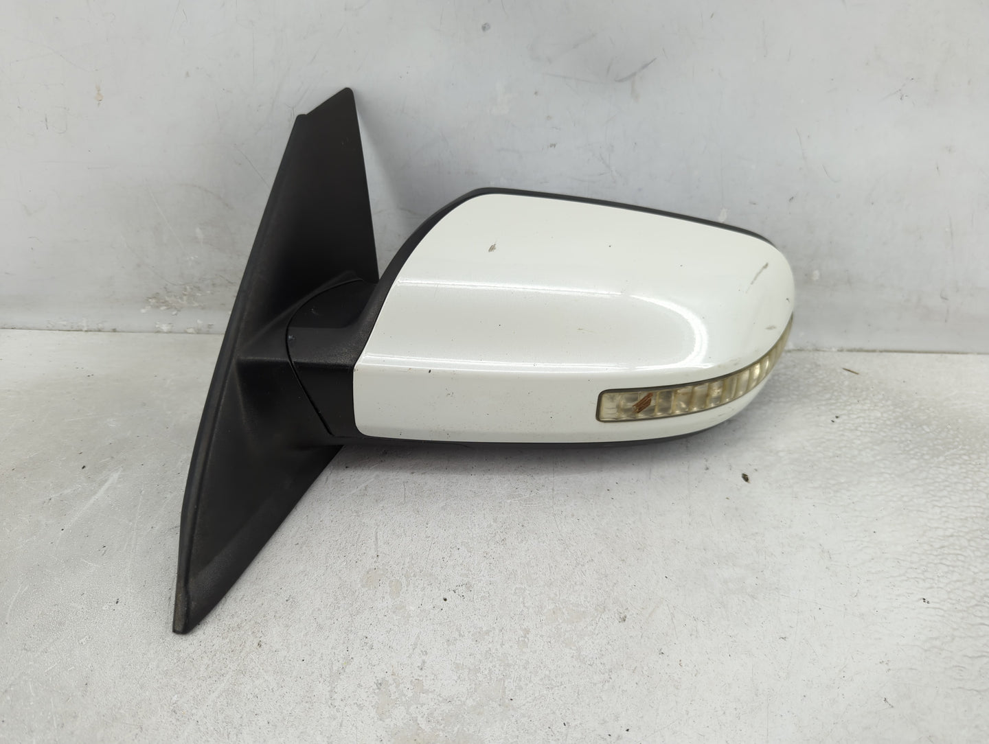 2010-2013 Nissan Altima Driver Side View Mirror - Left Door Mirror OEM Used - Oemusedautoparts1.com