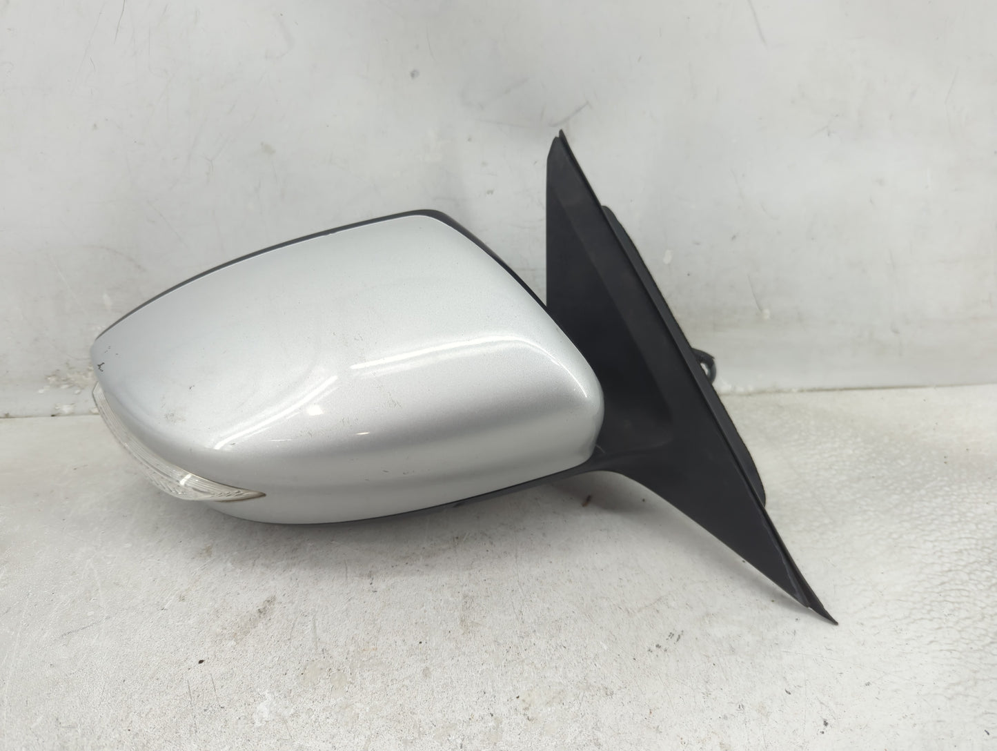 2013-2018 Nissan Altima Passenger Side View Mirror - Right Door Mirror OEM Used - Oemusedautoparts1.com