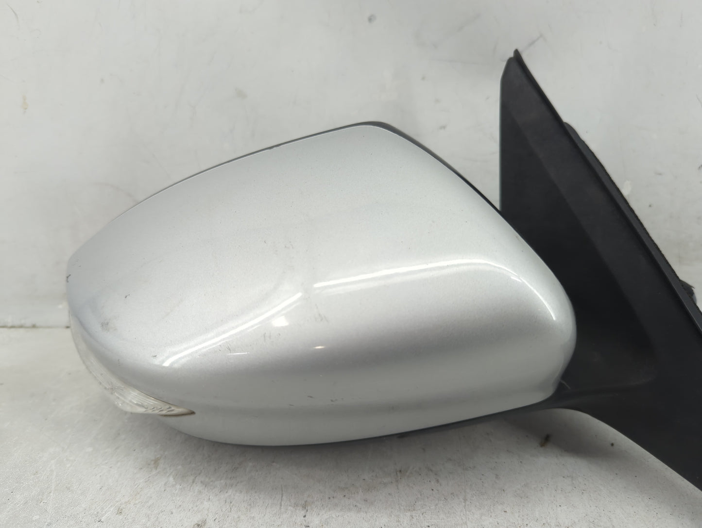 2013-2018 Nissan Altima Passenger Side View Mirror - Right Door Mirror OEM Used - Oemusedautoparts1.com