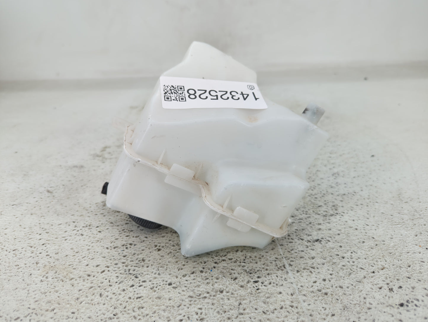 2013-2018 Nissan Altima Radiator Coolant Overflow Expansion Tank Bottle 1432528 - Oemusedautoparts1.com