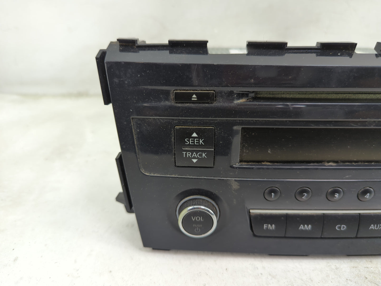 2013-2015 Nissan Altima Radio AM FM Cd Player Receiver Replacement P/N:28185 3TA0G Fits Fits 2013 2014 2015 OEM Used Auto Pa