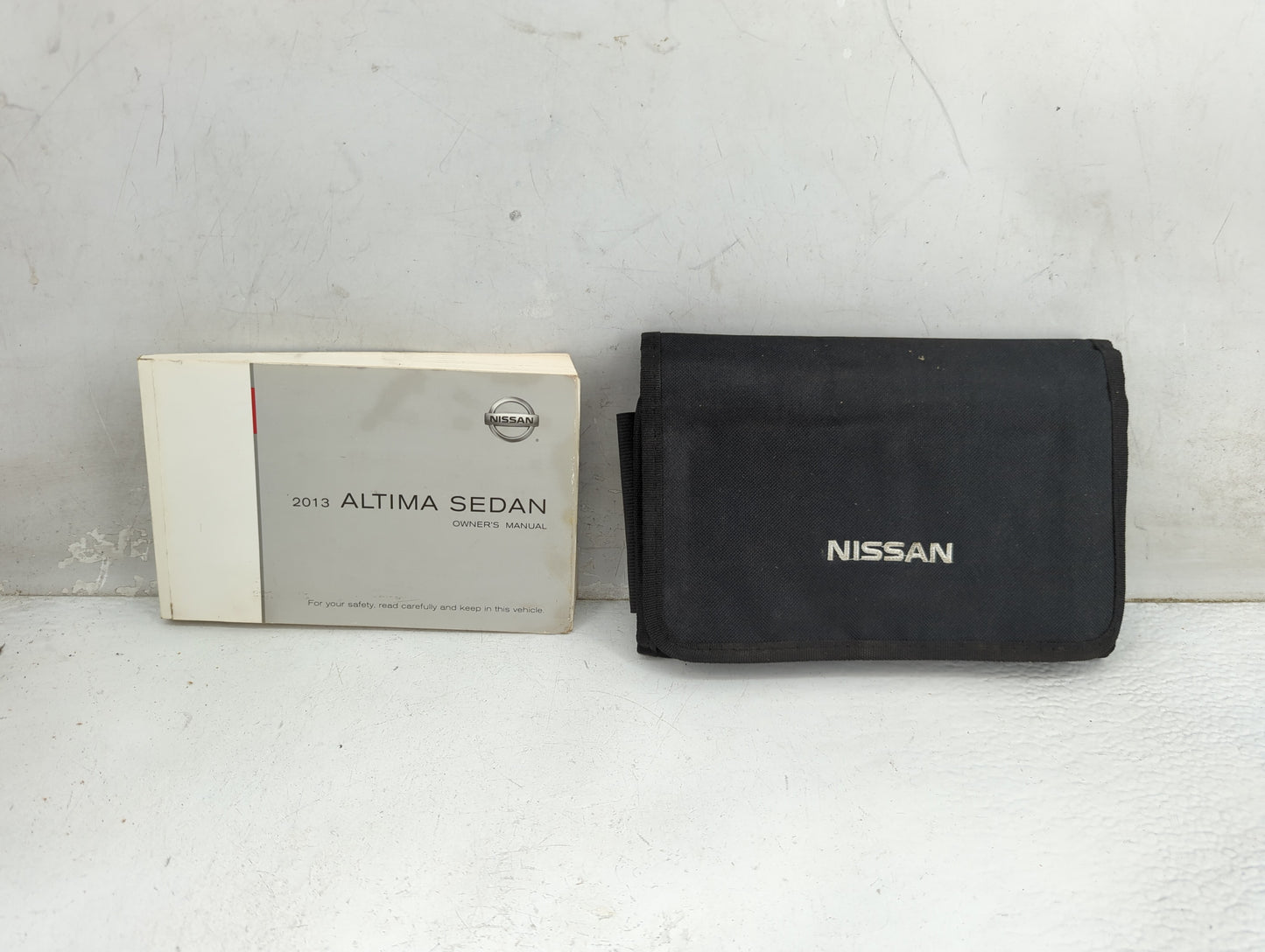 2013 Nissan Altima Owners Manual Book Guide P/N:OM3E0L33U4 OEM Used Auto Parts - Oemusedautoparts1.com