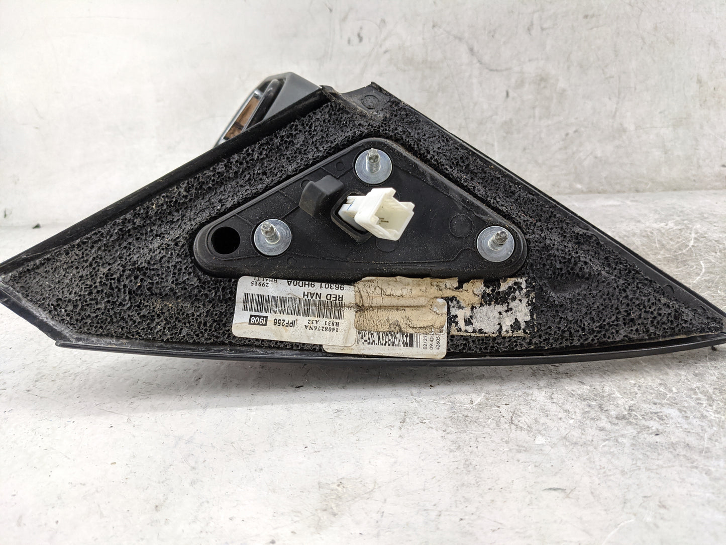 2008-2013 Nissan Altima Passenger Side View Mirror - Right Door Mirror OEM Used - Oemusedautoparts1.com