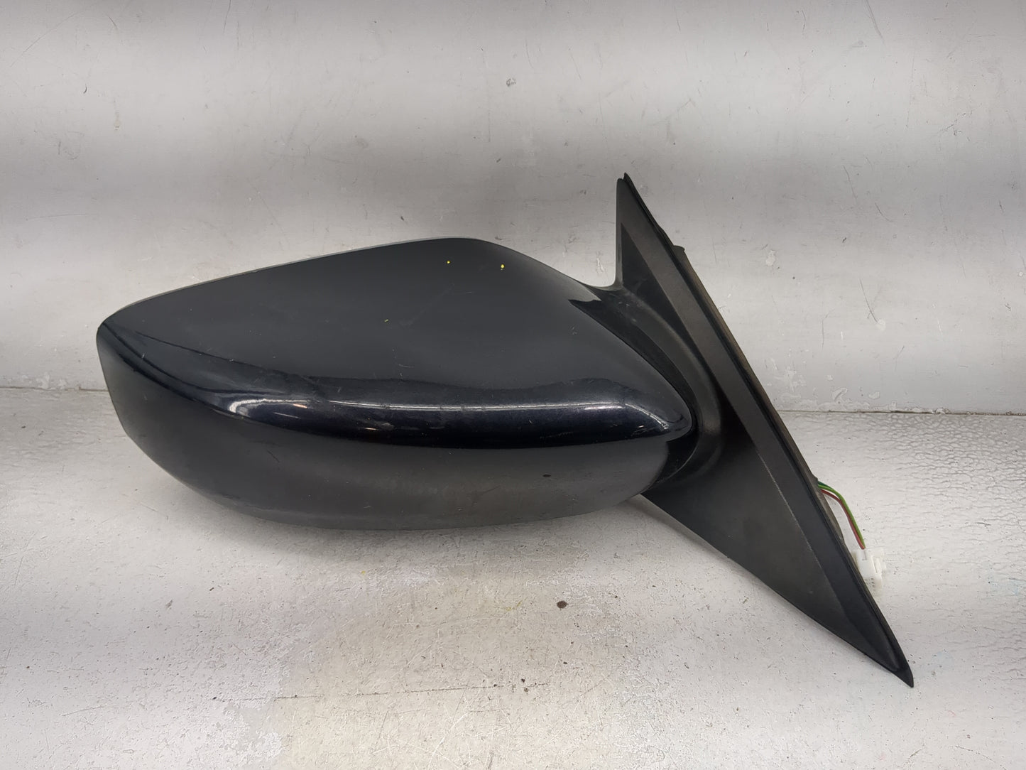 2013-2018 Nissan Altima Passenger Side View Mirror - Right Door Mirror OEM Used - Oemusedautoparts1.com