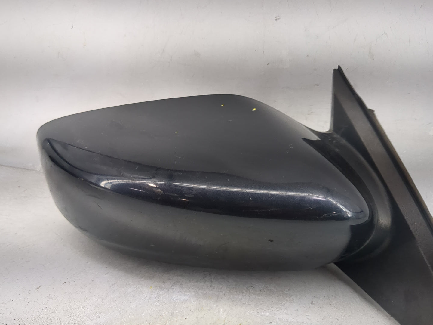2013-2018 Nissan Altima Passenger Side View Mirror - Right Door Mirror OEM Used - Oemusedautoparts1.com