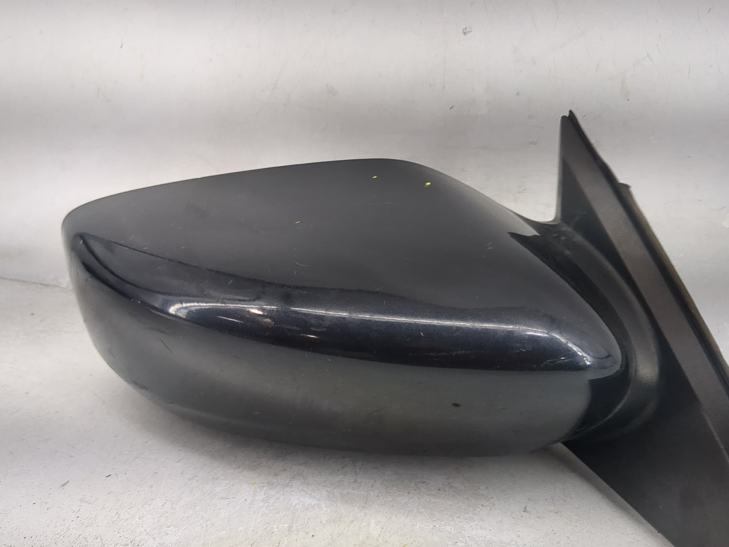 2013-2018 Nissan Altima Passenger Side View Mirror - Right Door Mirror OEM Used - Oemusedautoparts1.com