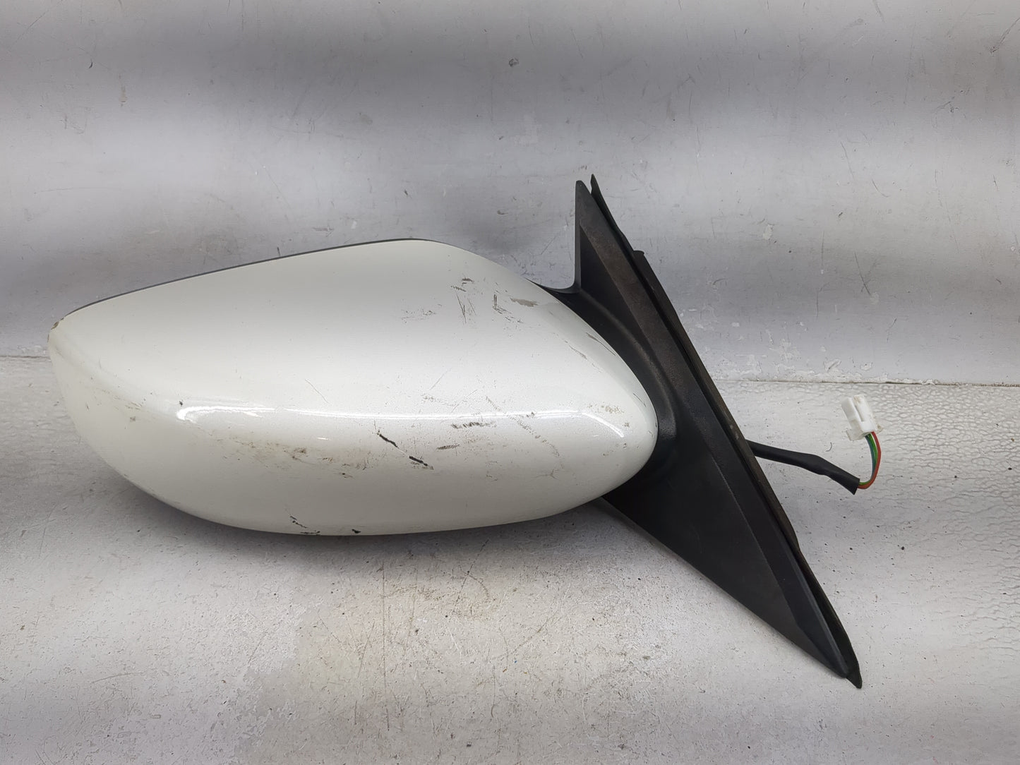 2013-2018 Nissan Altima Passenger Side View Mirror - Right Door Mirror OEM Used - Oemusedautoparts1.com