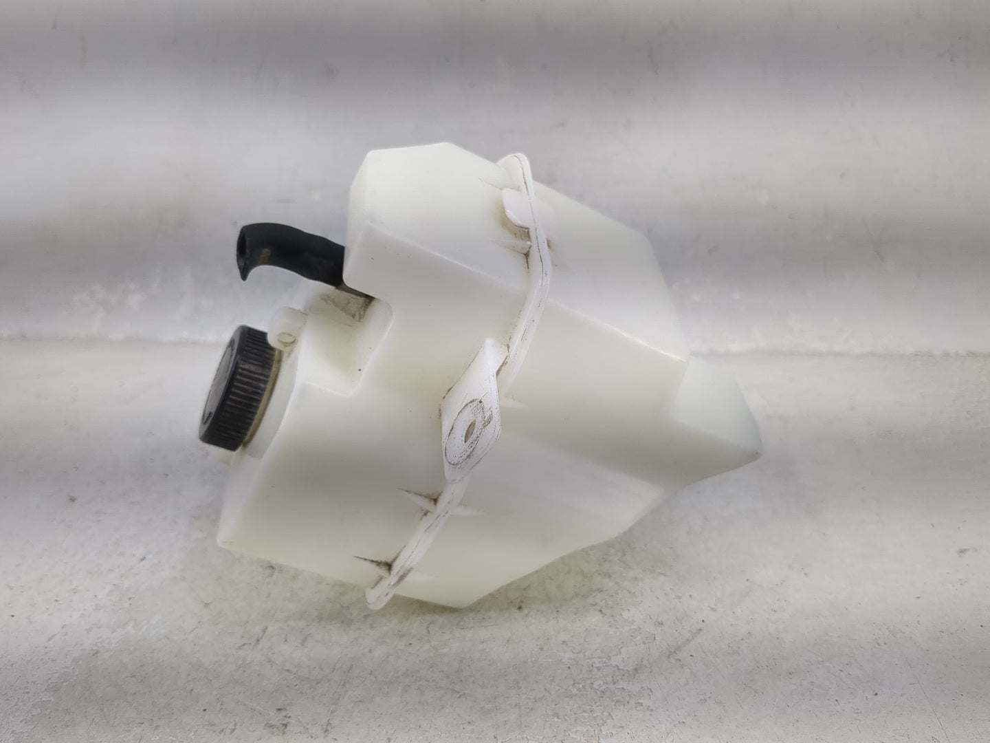 2013-2018 Nissan Altima Radiator Coolant Overflow Expansion Tank Bottle 1477210 - Oemusedautoparts1.com