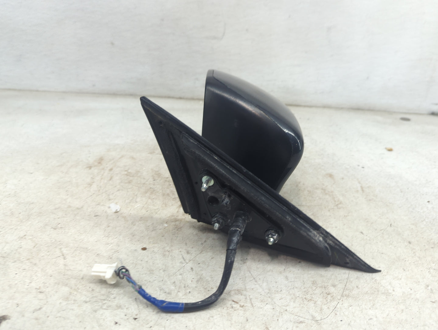 2013-2018 Nissan Altima Driver Side View Mirror - Left Door Mirror OEM Used - Oemusedautoparts1.com