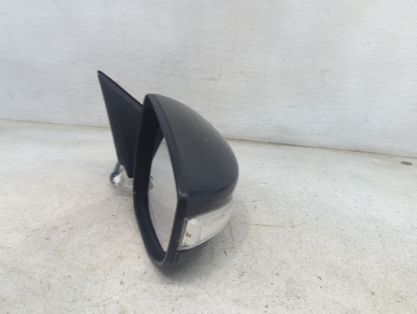 2013-2018 Nissan Altima Passenger Side View Mirror - Right Door Mirror OEM Used - Oemusedautoparts1.com