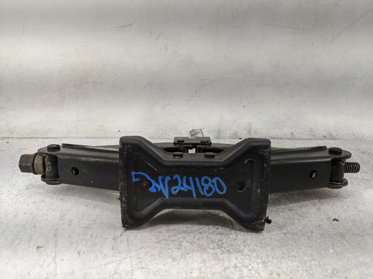 2013 Nissan Altima Spare Scissor Car Jack 1480182 - Oemusedautoparts1.com