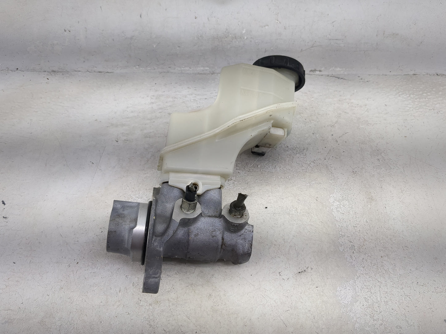 2007-2013 Nissan Altima Brake Master Cylinder 1491127 - Oemusedautoparts1.com