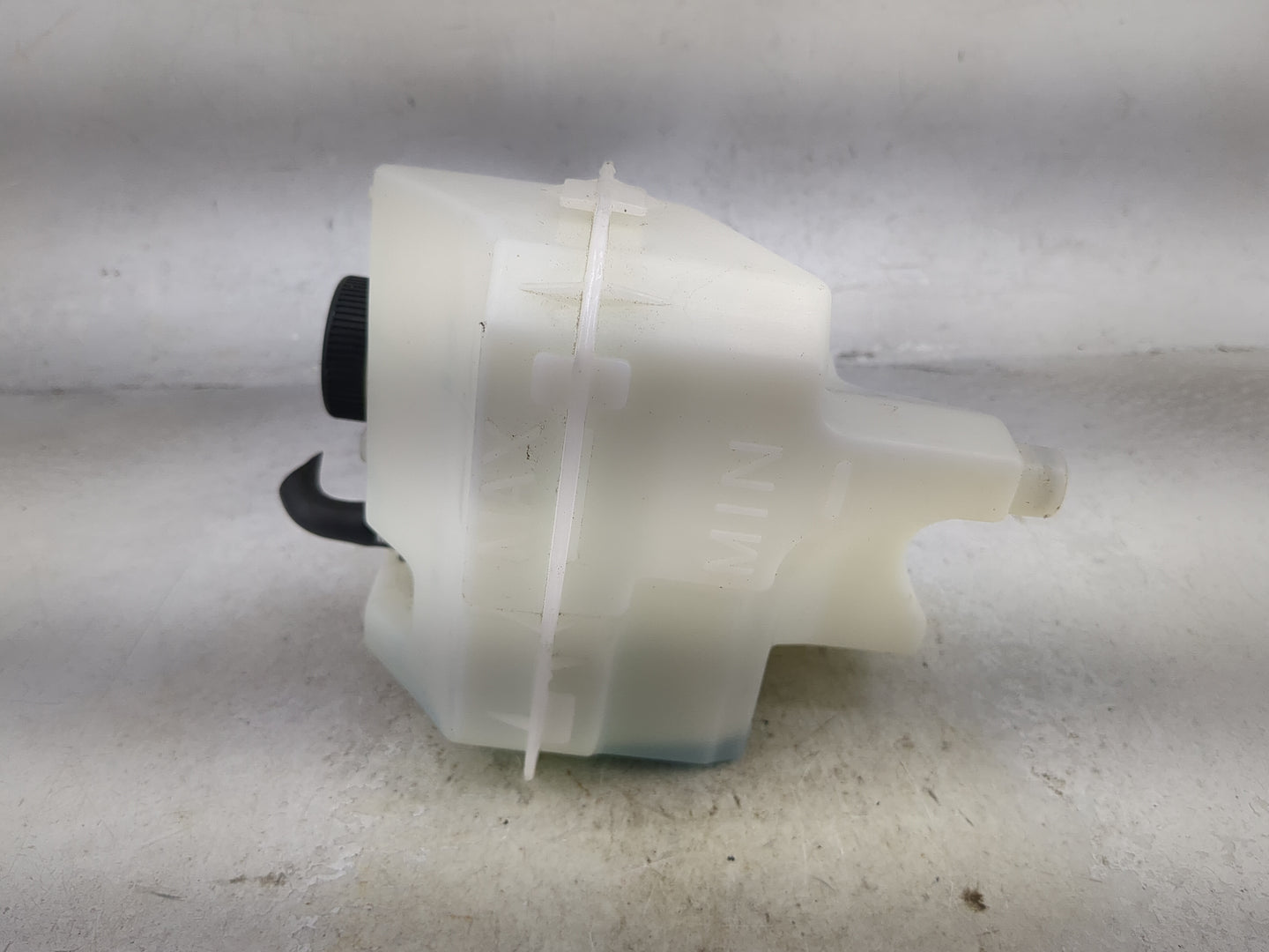 2013-2018 Nissan Altima Radiator Coolant Overflow Expansion Tank Bottle 1494375 - Oemusedautoparts1.com