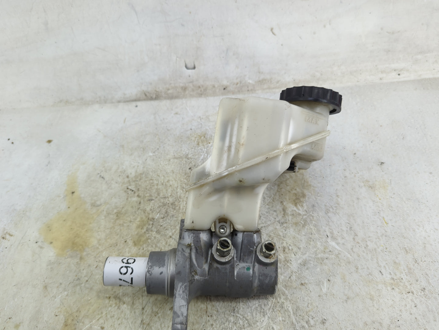 2013-2018 Nissan Altima Brake Master Cylinder 1496729 - Oemusedautoparts1.com