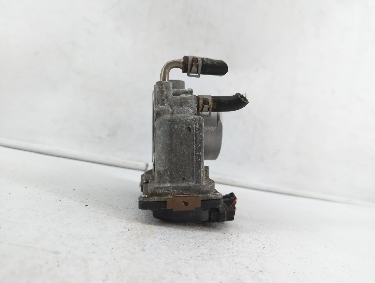 2013-2018 Nissan Altima Throttle Body P/N:3TA60-01 C 3TA60-01 B, 3TA60-01 A Fits Fits 2013 2014 2015 2016 2017 2018 2019 OEM