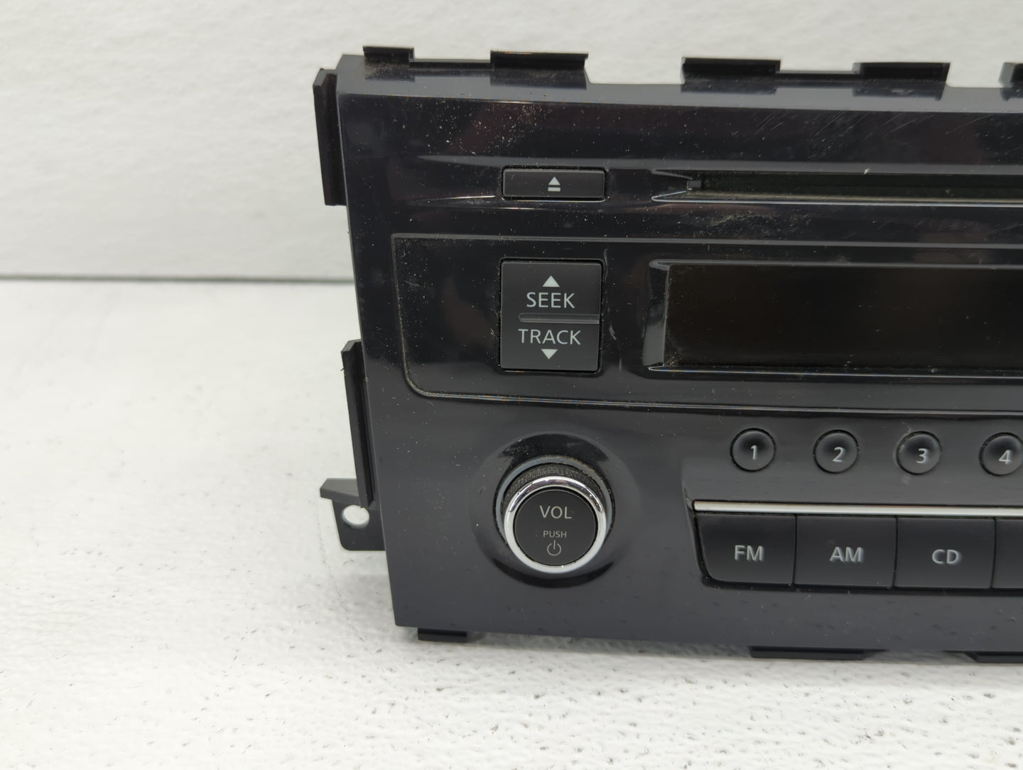 2013-2015 Nissan Altima Am Fm Cd Player Radio Receiver - Oemusedautoparts1.com