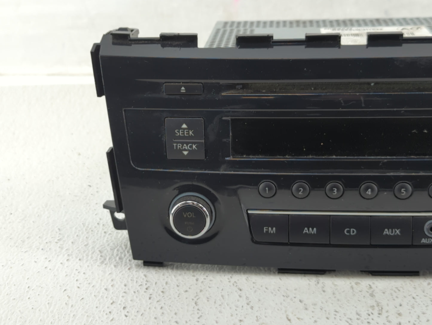 2013-2015 Nissan Altima Am Fm Cd Player Radio Receiver - Oemusedautoparts1.com