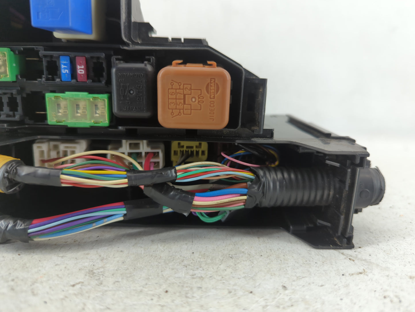 2013-2014 Nissan Altima Fusebox Fuse Box Panel Relay Module P/N:7254-5763-30 Fits Fits 2013 2014 OEM Used Auto Parts - Oemus