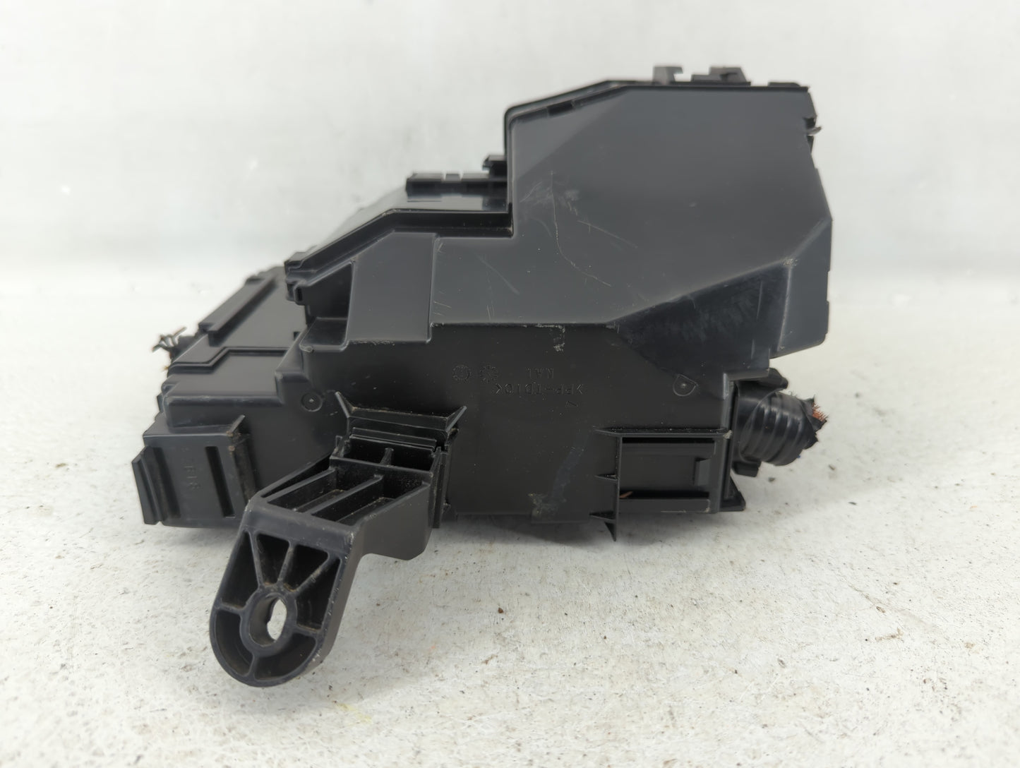 2013-2014 Nissan Altima Fusebox Fuse Box Panel Relay Module P/N:7254-5763-30 Fits Fits 2013 2014 OEM Used Auto Parts - Oemus