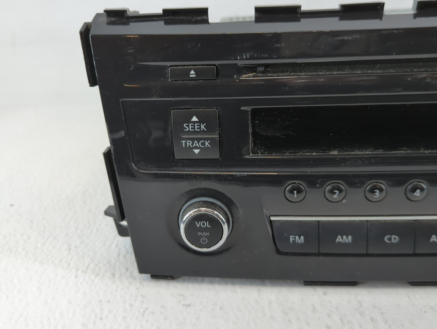 2013-2015 Nissan Altima Am Fm Cd Player Radio Receiver - Oemusedautoparts1.com