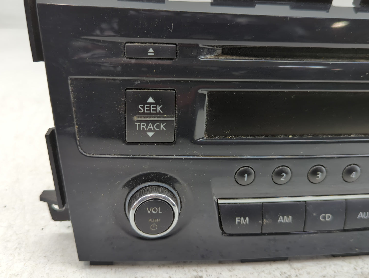 2013-2015 Nissan Altima Am Fm Cd Player Radio Receiver - Oemusedautoparts1.com