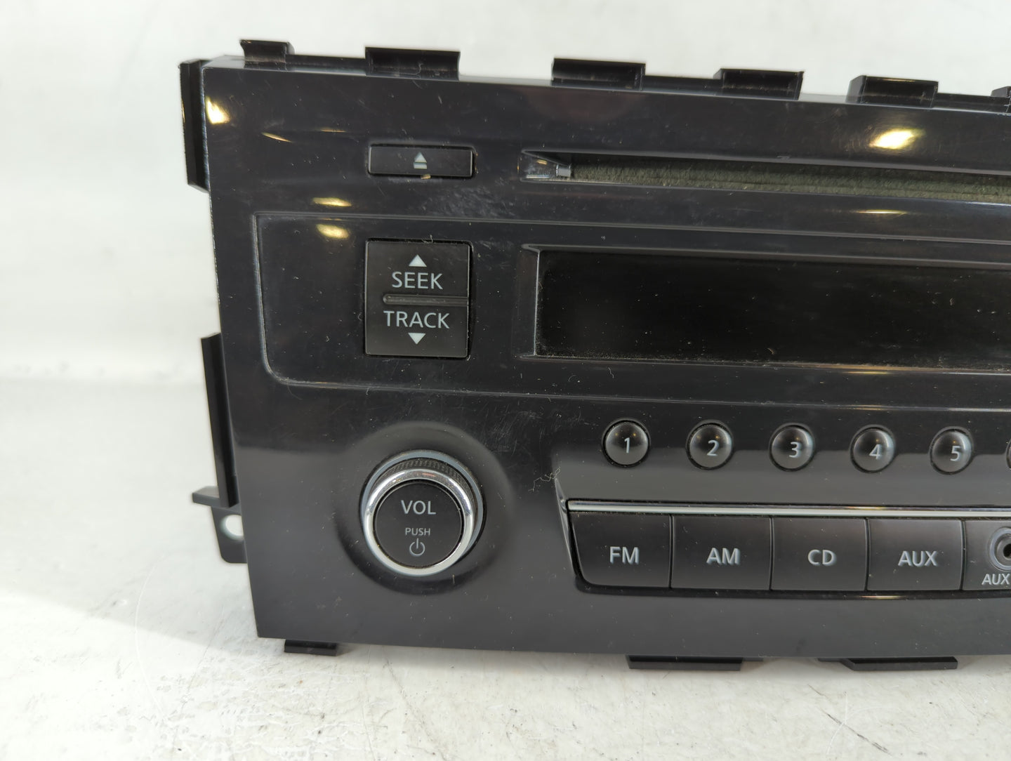 2013-2015 Nissan Altima Radio AM FM Cd Player Receiver Replacement P/N:28185 3TA0G Fits Fits 2013 2014 2015 OEM Used Auto Pa