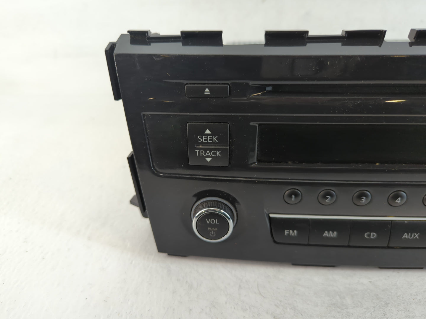 2013-2015 Nissan Altima Am Fm Cd Player Radio Receiver - Oemusedautoparts1.com