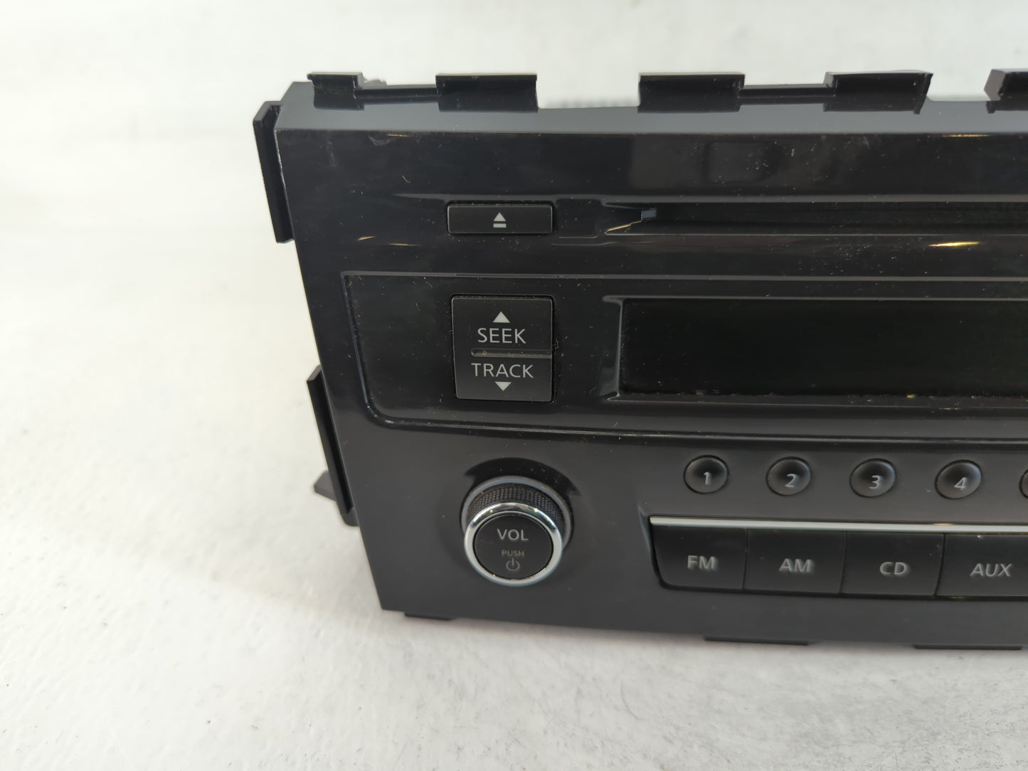 2013-2015 Nissan Altima Am Fm Cd Player Radio Receiver - Oemusedautoparts1.com