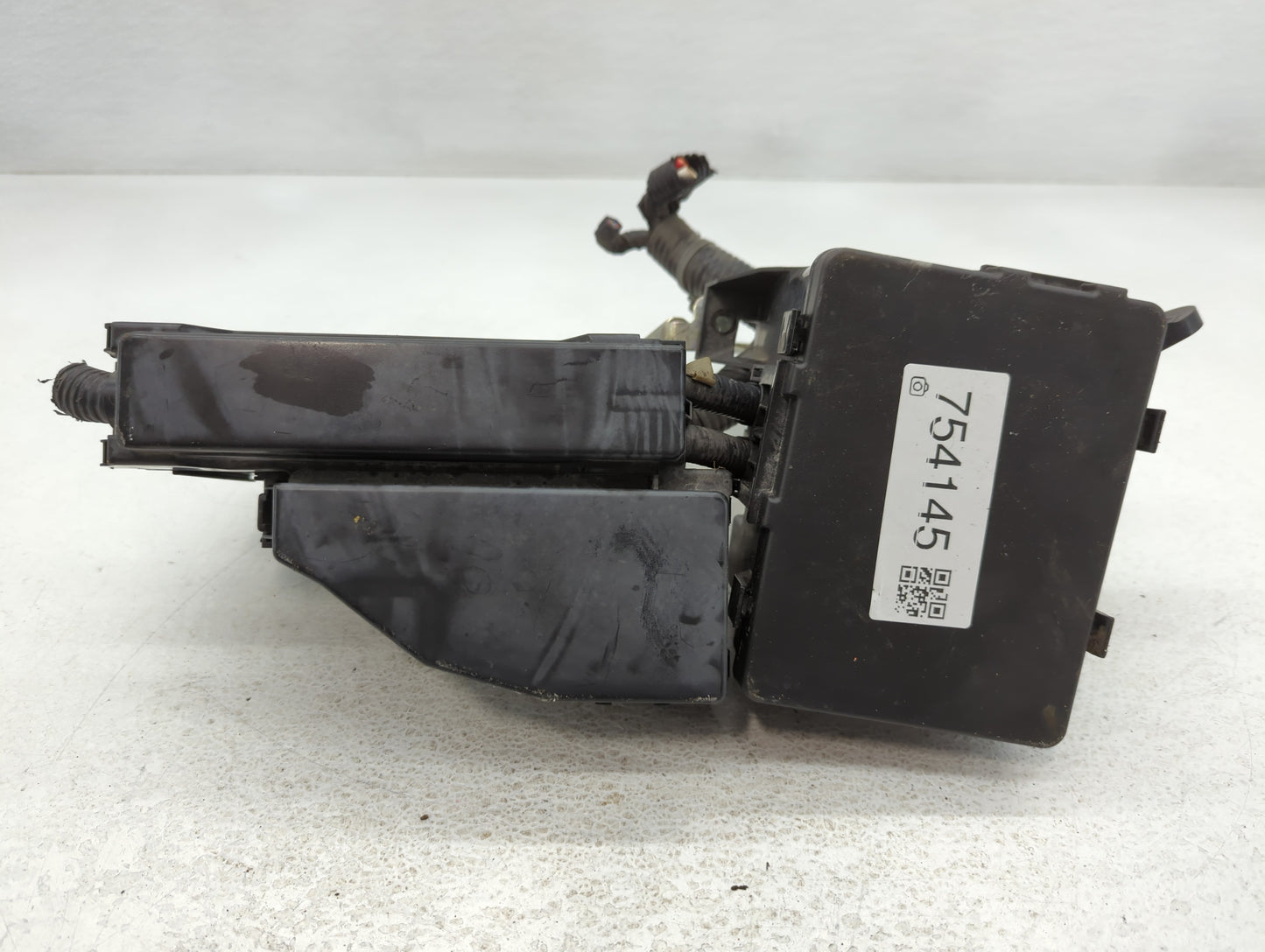 2013-2014 Nissan Altima Fusebox Fuse Box Panel Relay Module P/N:84586306_01 Fits Fits 2013 2014 OEM Used Auto Parts - Oemuse