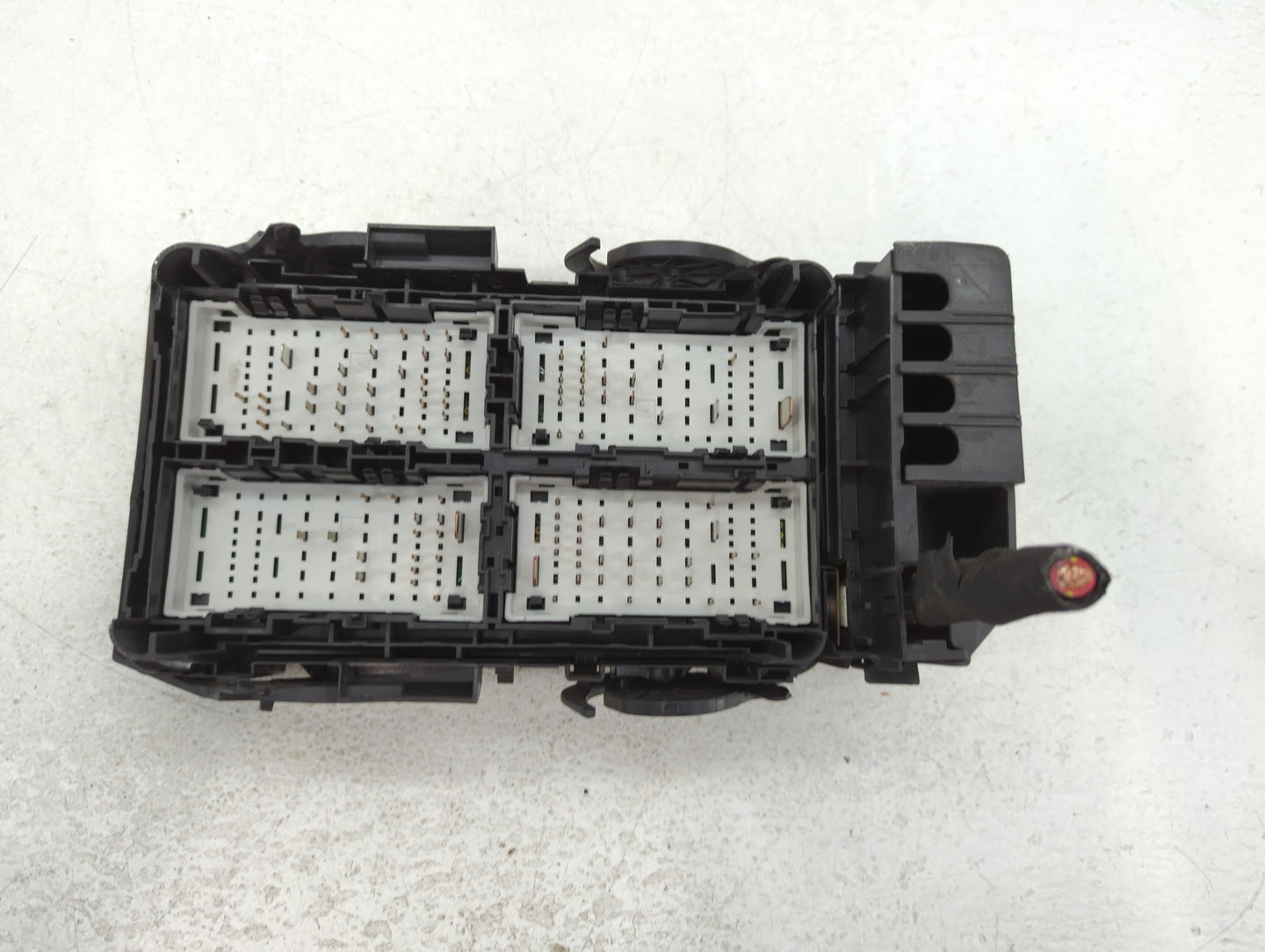 2013-2014 Nissan Altima Fusebox Fuse Box Panel Relay Module P/N:84586306_01 Fits Fits 2013 2014 OEM Used Auto Parts - Oemuse
