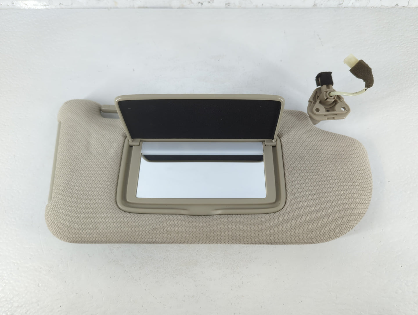 2013-2018 Nissan Altima Sun Visor Shade Replacement Passenger Right Mirror Fits Fits 2013 2014 2015 2016 2017 2018 OEM Used 