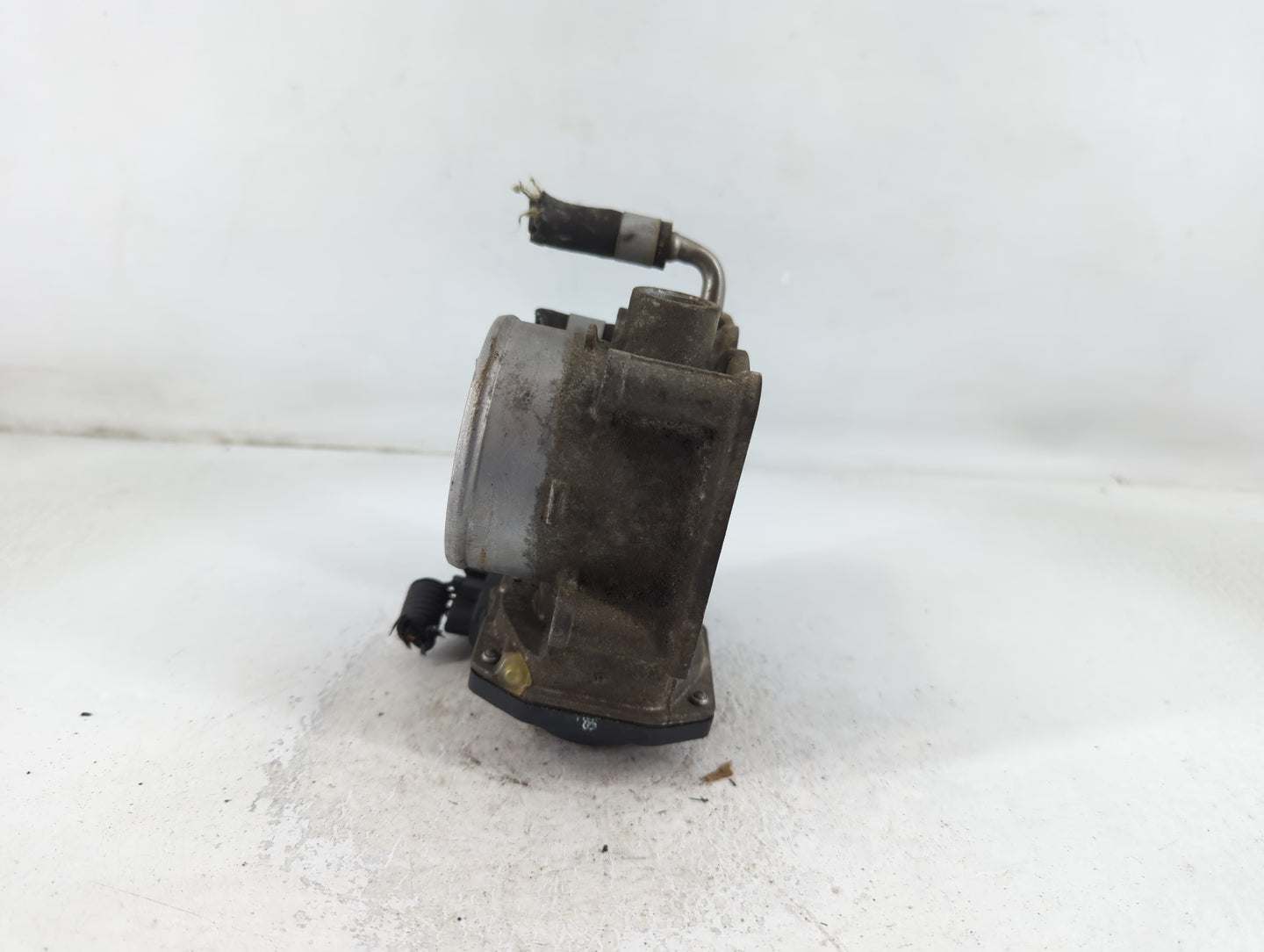 2013-2018 Nissan Altima Throttle Body P/N:2J0401867 3TA60-01 A Fits Fits 2013 2014 2015 2016 2017 2018 2019 2020 OEM Used Au