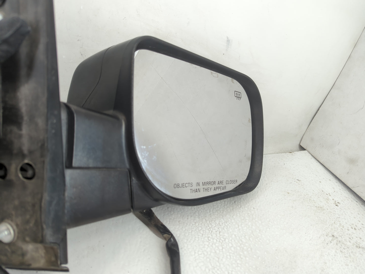 2013-2015 Nissan Armada Passenger Side View Mirror - Right Door Mirror OEM Used - Oemusedautoparts1.com