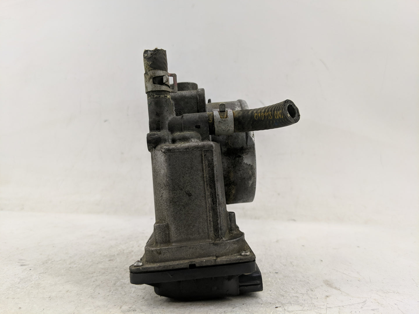 2013-2015 Nissan Armada Throttle Body P/N:7S000 D Fits Fits 2012 2013 2014 2015 2016 OEM Used Auto Parts - Oemusedautoparts1