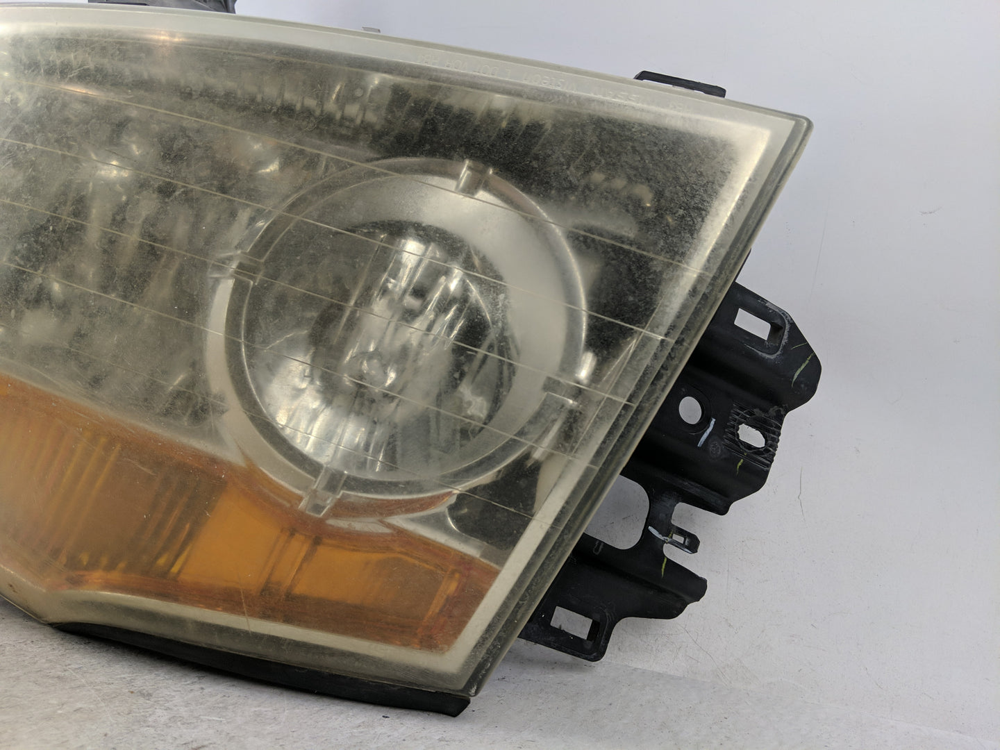 2013 Nissan Armada Passenger Right Oem Head Light Headlight Lamp - Oemusedautoparts1.com