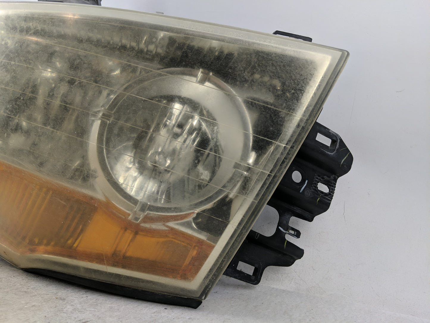 2013 Nissan Armada Passenger Right Oem Head Light Headlight Lamp - Oemusedautoparts1.com