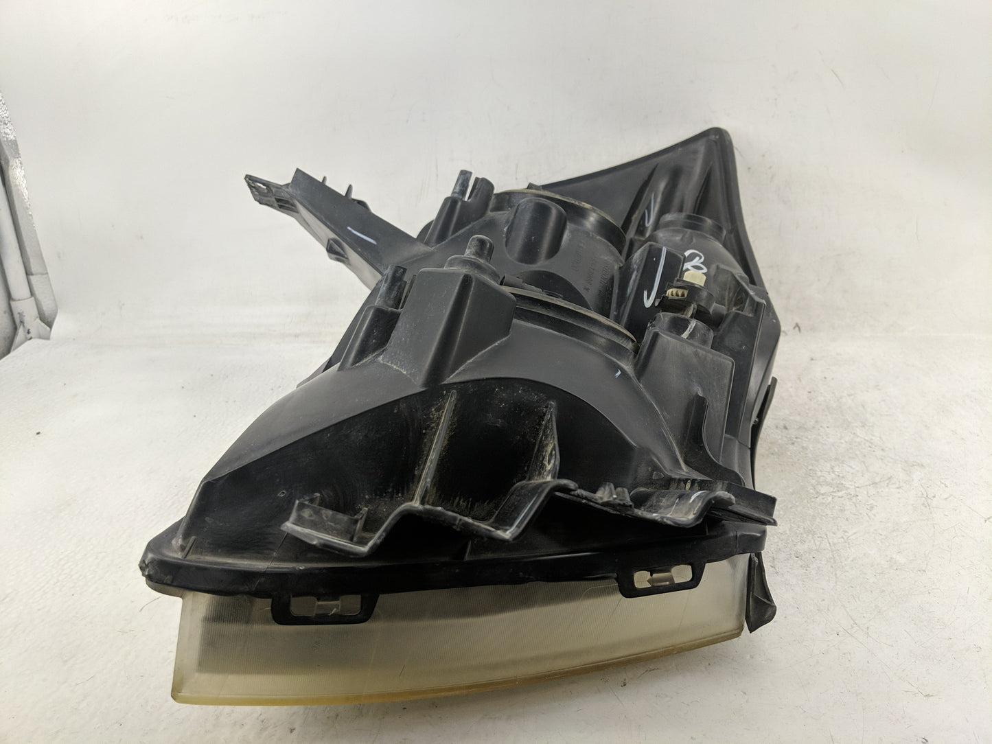 2013 Nissan Armada Passenger Right Oem Head Light Headlight Lamp - Oemusedautoparts1.com