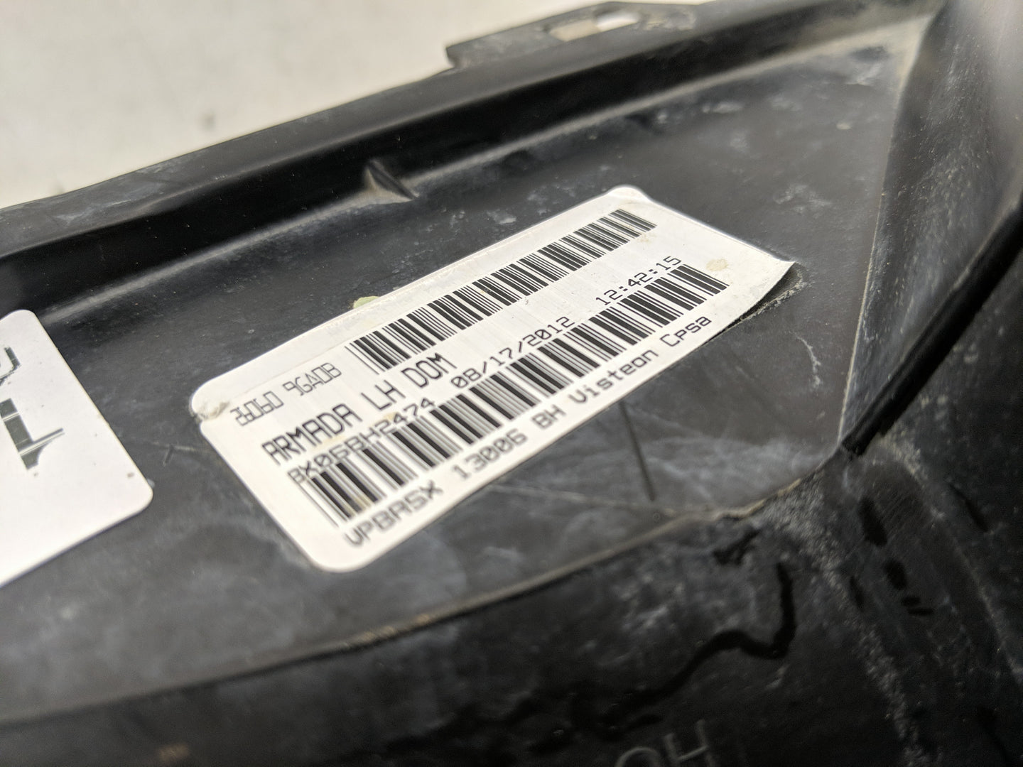 2013 Nissan Armada Passenger Right Oem Head Light Headlight Lamp - Oemusedautoparts1.com