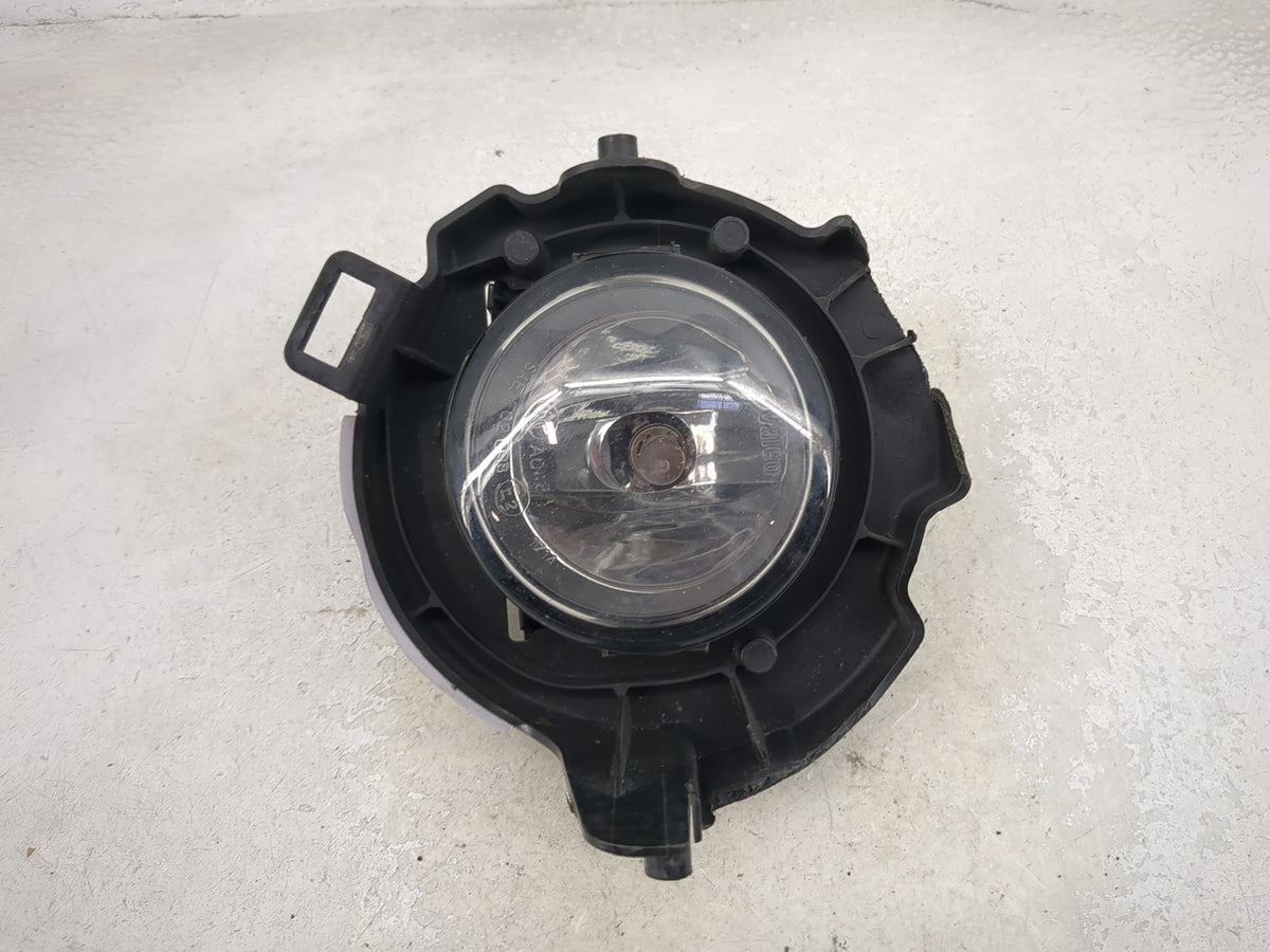 2008-2015 Nissan Armada Passenger Right Oem Fog Light Lamp Black - Oemusedautoparts1.com